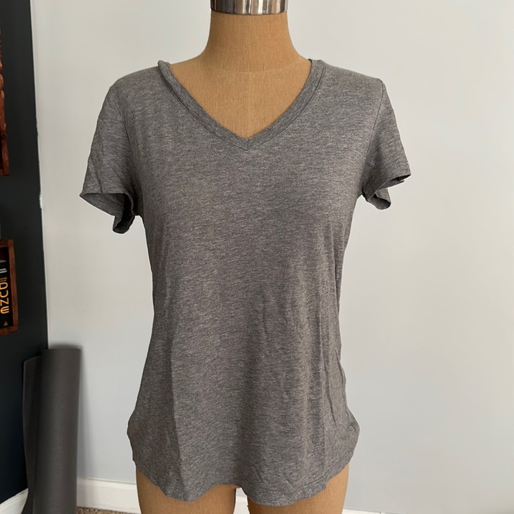 Gray v neck t shirt